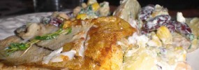 Kartoffelsalat med kidneybønner, kikærter og sennespdressing